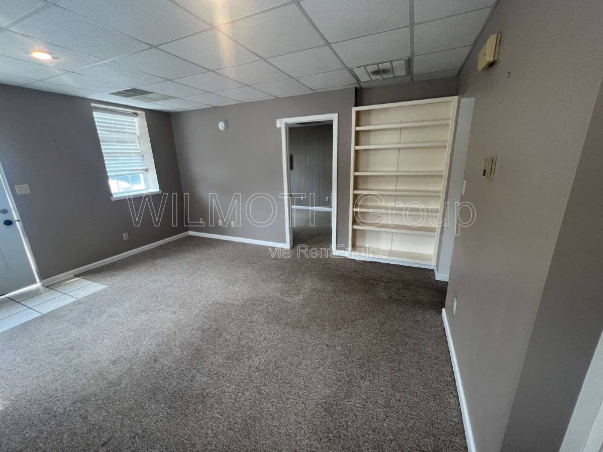 Apartment for rent at 108 Walnut St, Linden, IN 47955