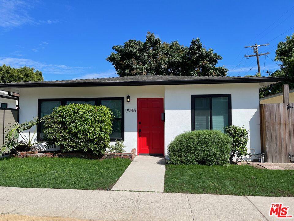 House for rent at 9946 Farragut Dr, Culver City, CA 90232