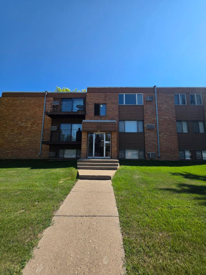 Apartment for rent at 2115 E Divide Ave, Bismarck, ND 58501
