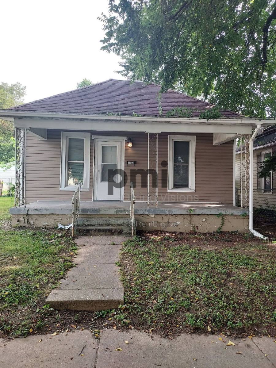 House for rent at 1753 E Clay St, Decatur, IL 62521