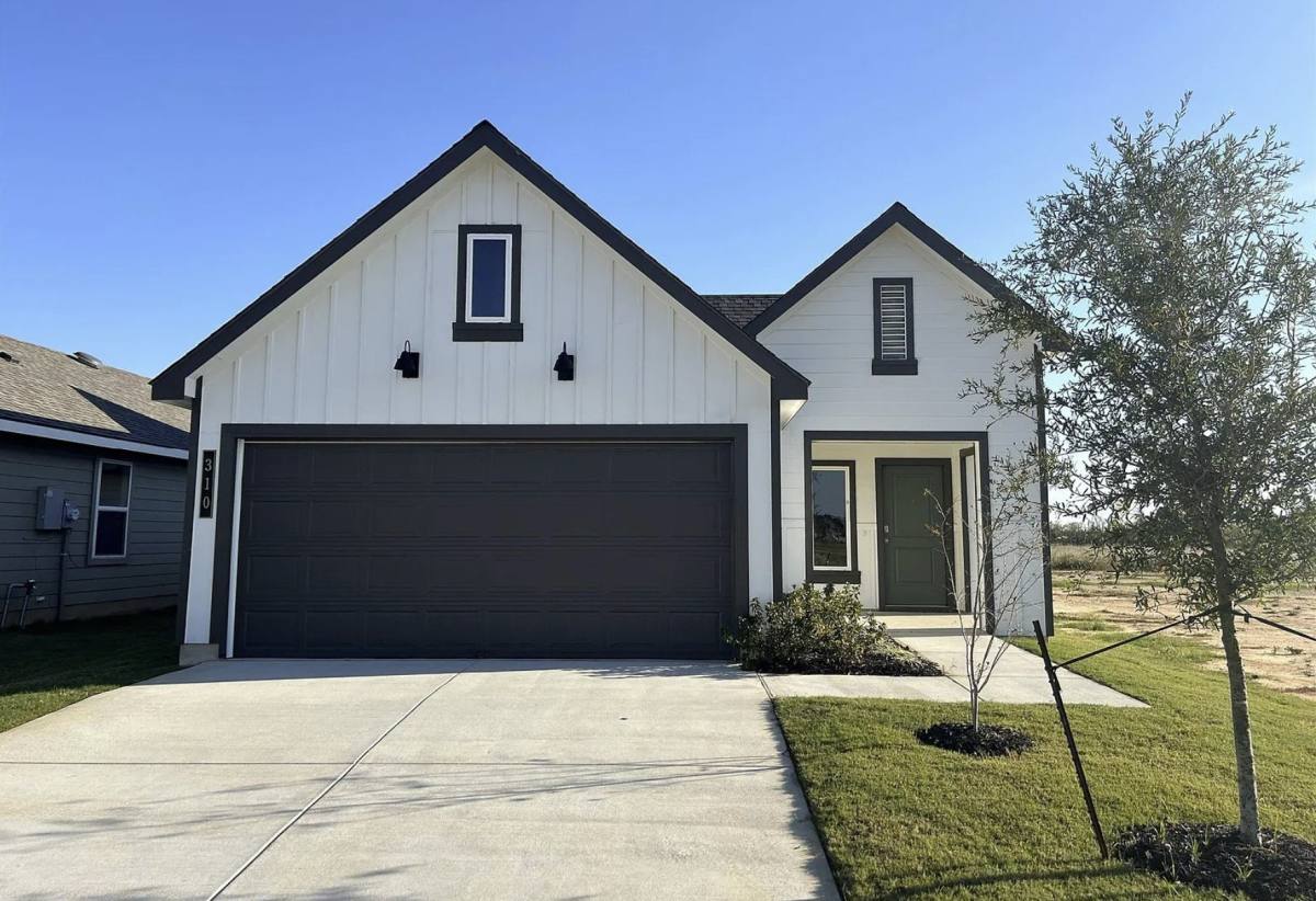House for rent at 310 Randall Place, Rockdale, TX 76567