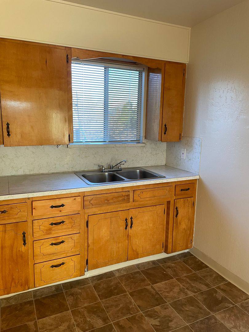 Apartment for rent at 1575 Olive Ave, Redding, CA 96001