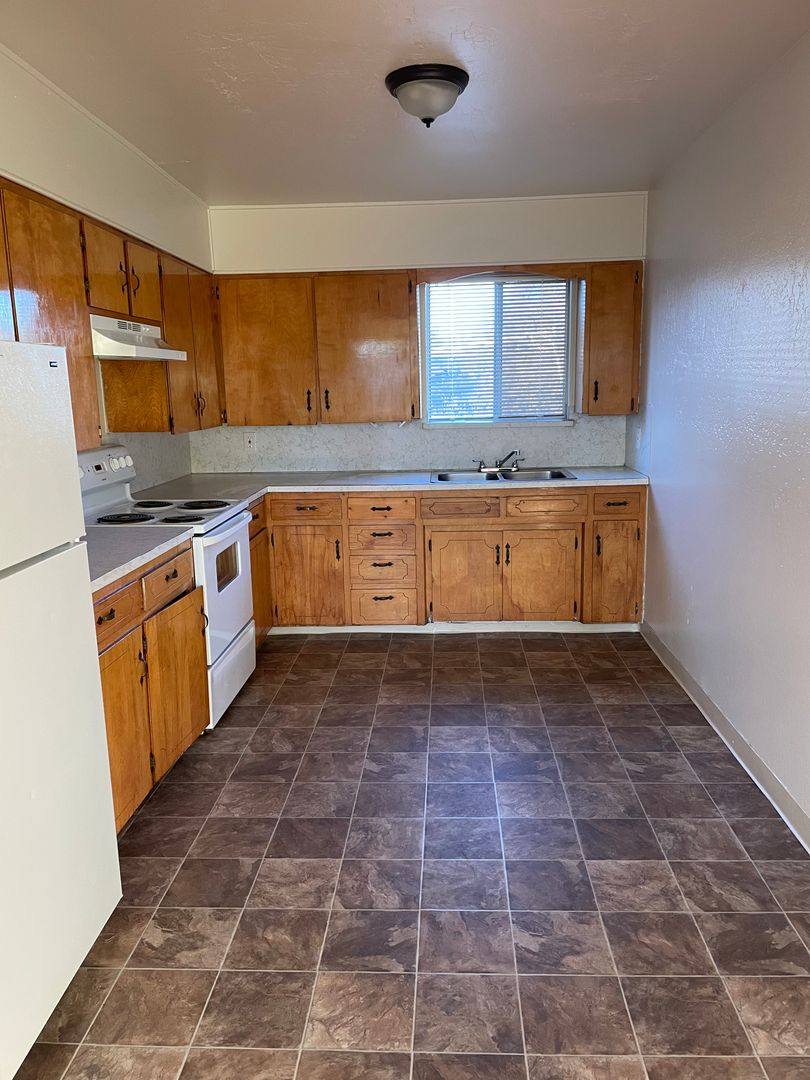 Apartment for rent at 1575 Olive Ave, Redding, CA 96001