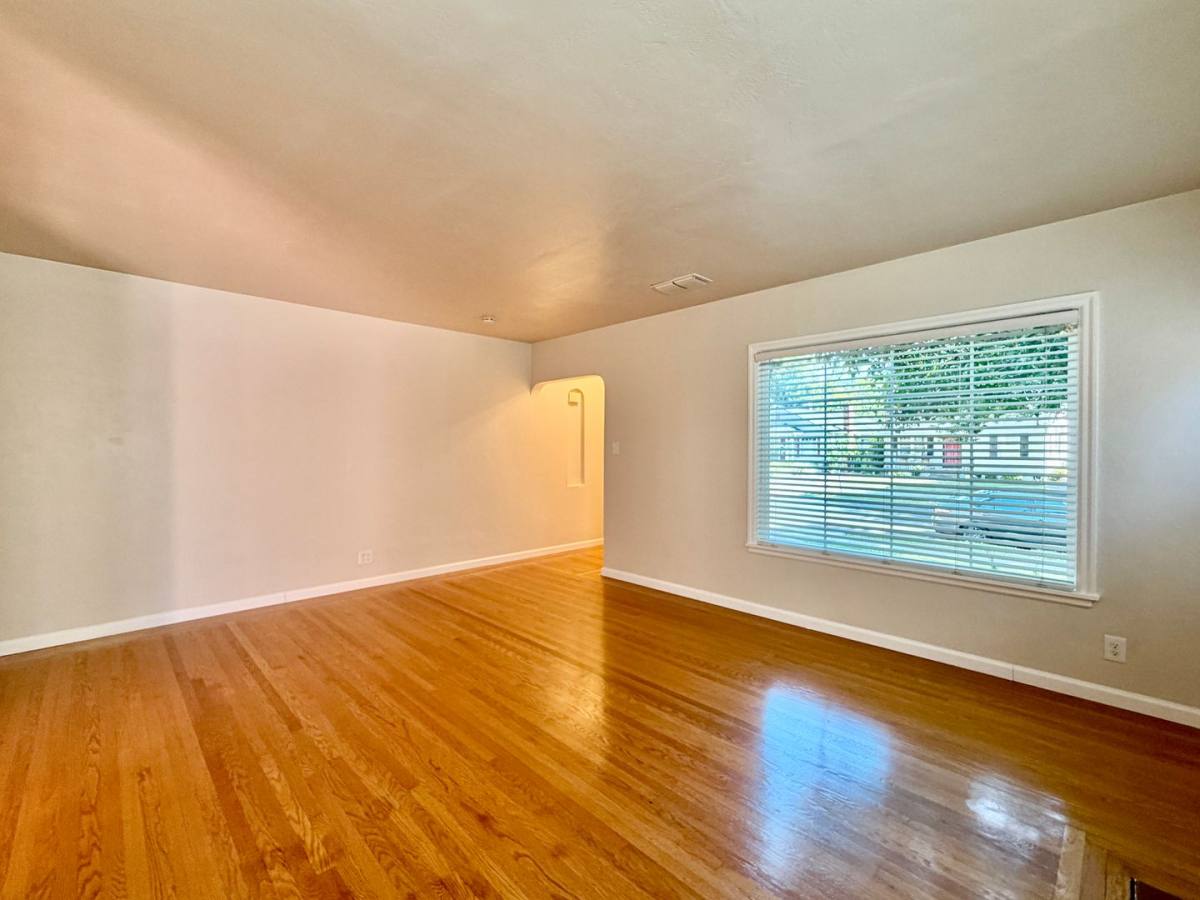House for rent at 1941 4th Ave, Sacramento, CA 95818