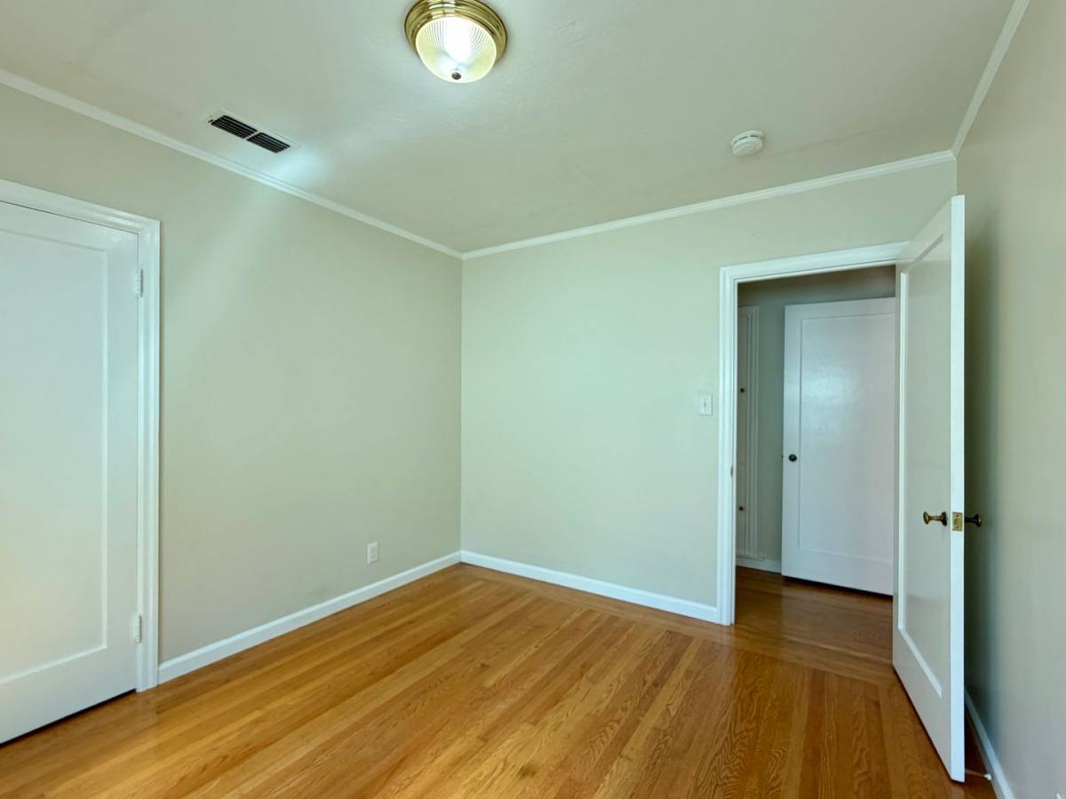House for rent at 1941 4th Ave, Sacramento, CA 95818