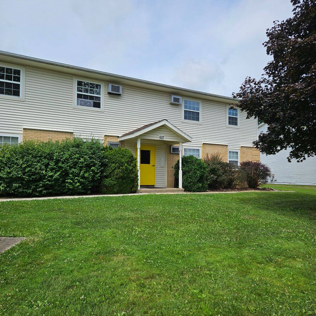 Apartment for rent at 595-607 Continental Dr, Salem, OH 44460