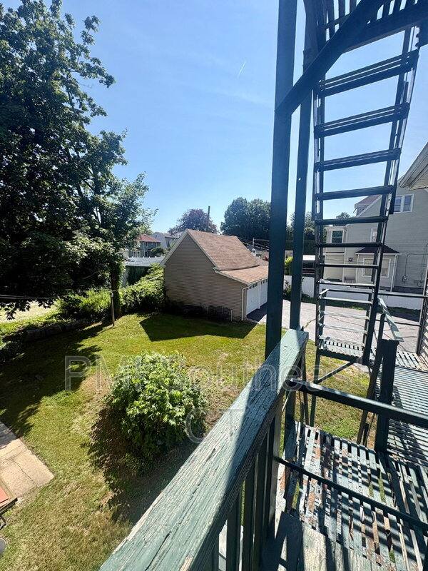 Apartment for rent at 285 Montauk Ave #4, New London, CT 06320
