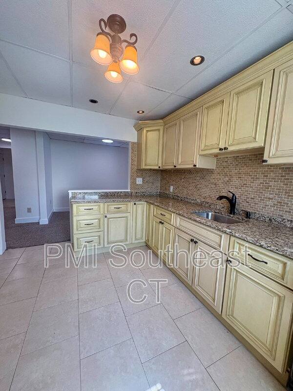 Apartment for rent at 285 Montauk Ave #4, New London, CT 06320