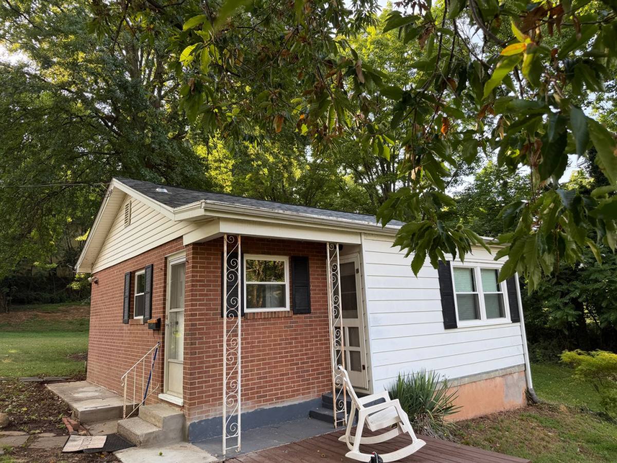 House for rent at 710 Boon St, Salem, VA 24153