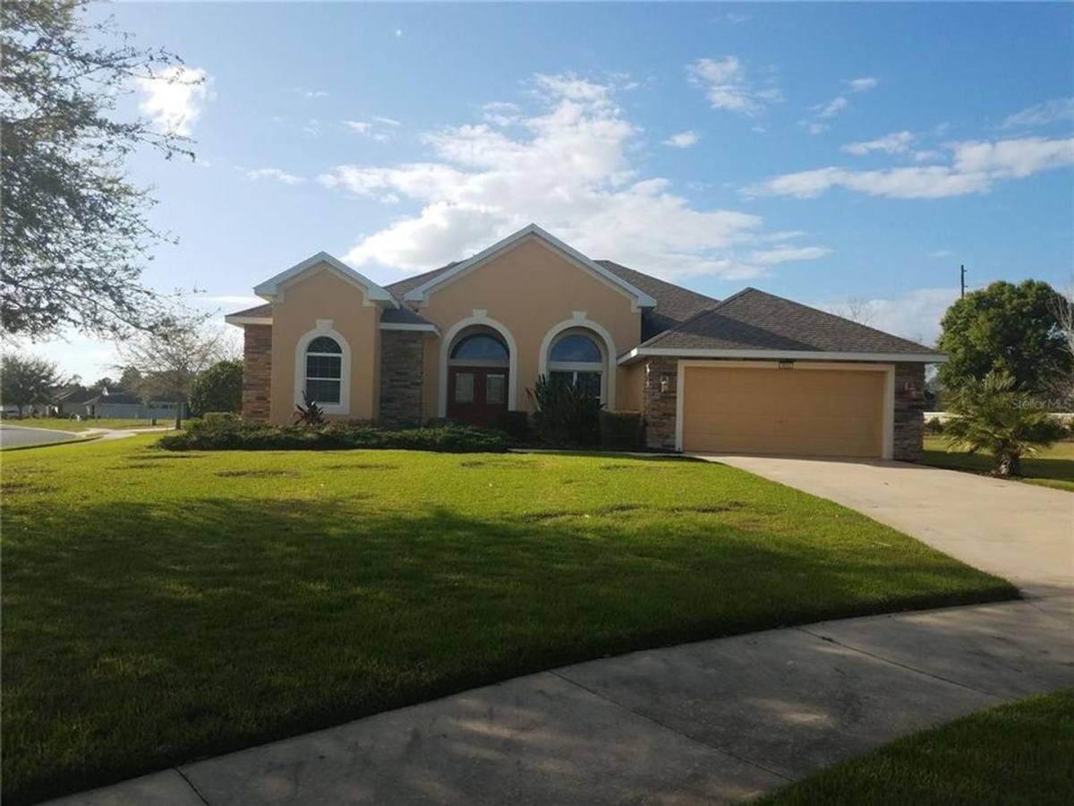 House for rent at 3033 Plymouth Rock Circle, Mount Dora, FL 32757