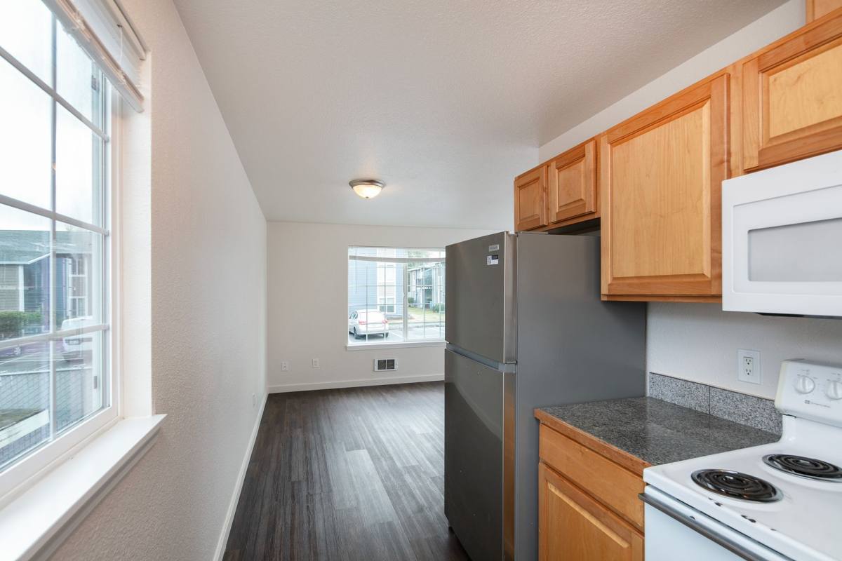 West Wing Manor, 832 W Casino Rd, Everett, WA 98204 - Apartment for Rent - Image 5