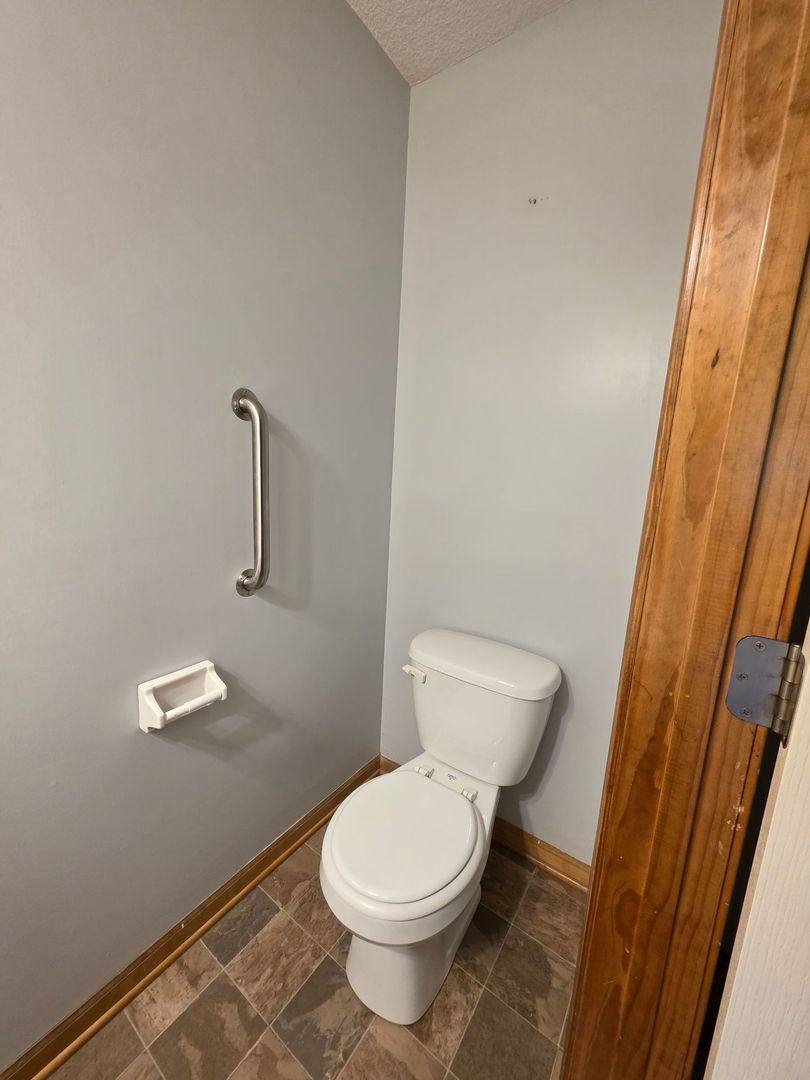 House for rent at 1942 S Powahatan Court, Independence, MO 64057
