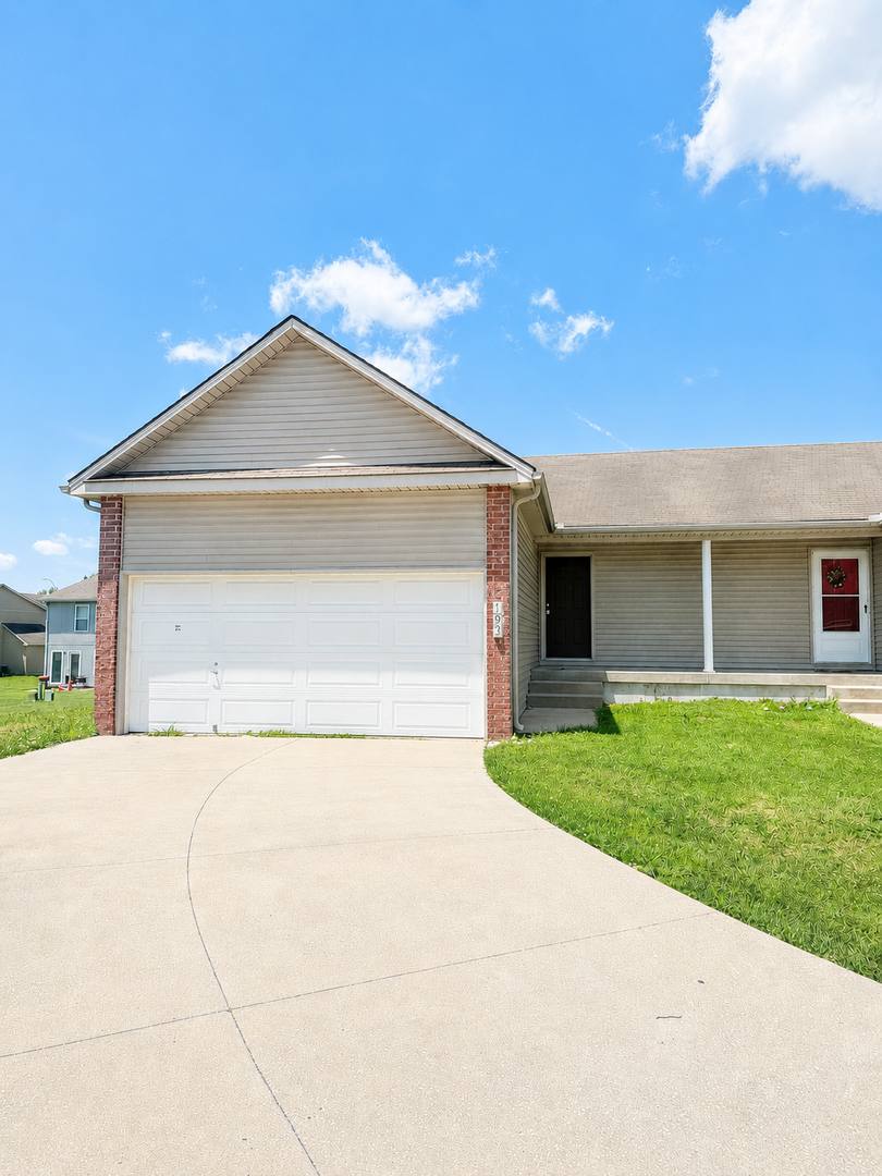 House for rent at 1942 S Powahatan Court, Independence, MO 64057