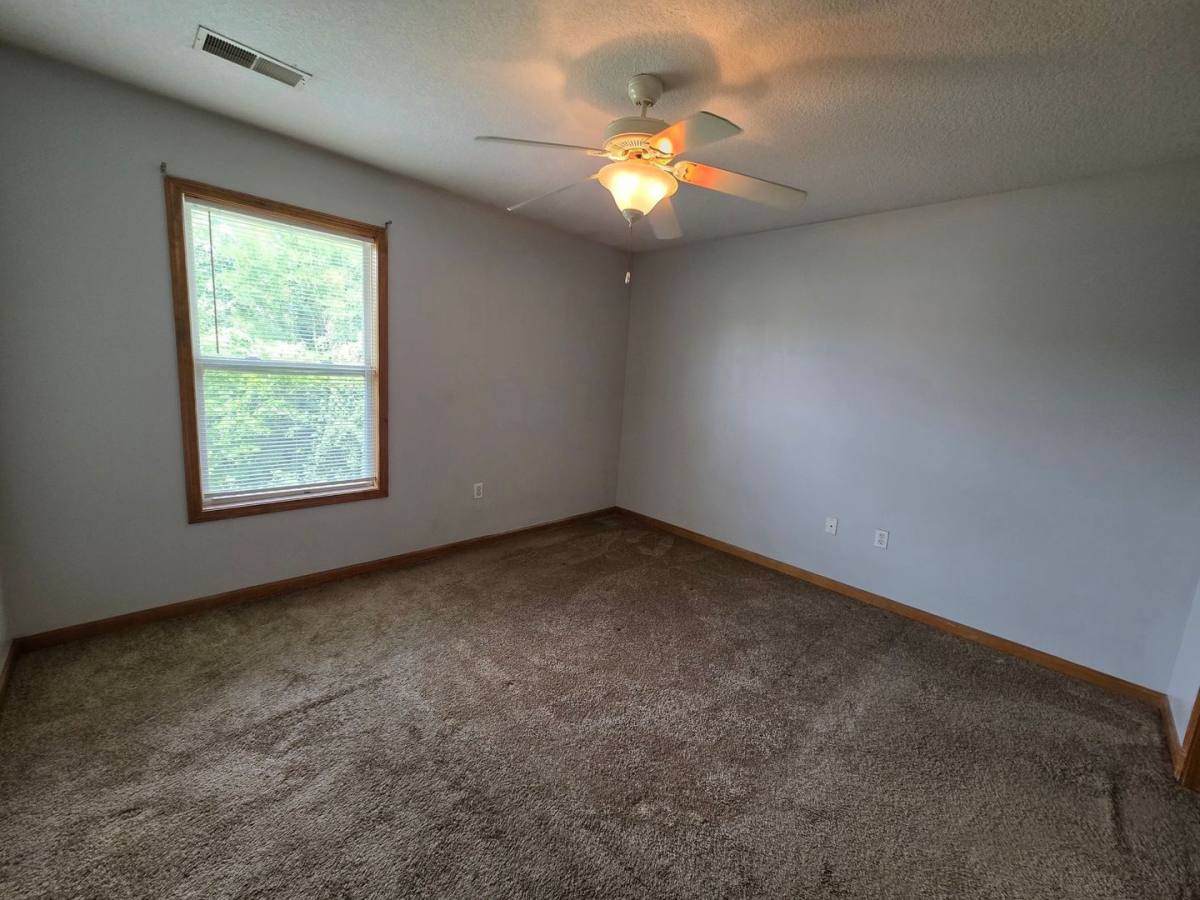 House for rent at 1942 S Powahatan Court, Independence, MO 64057