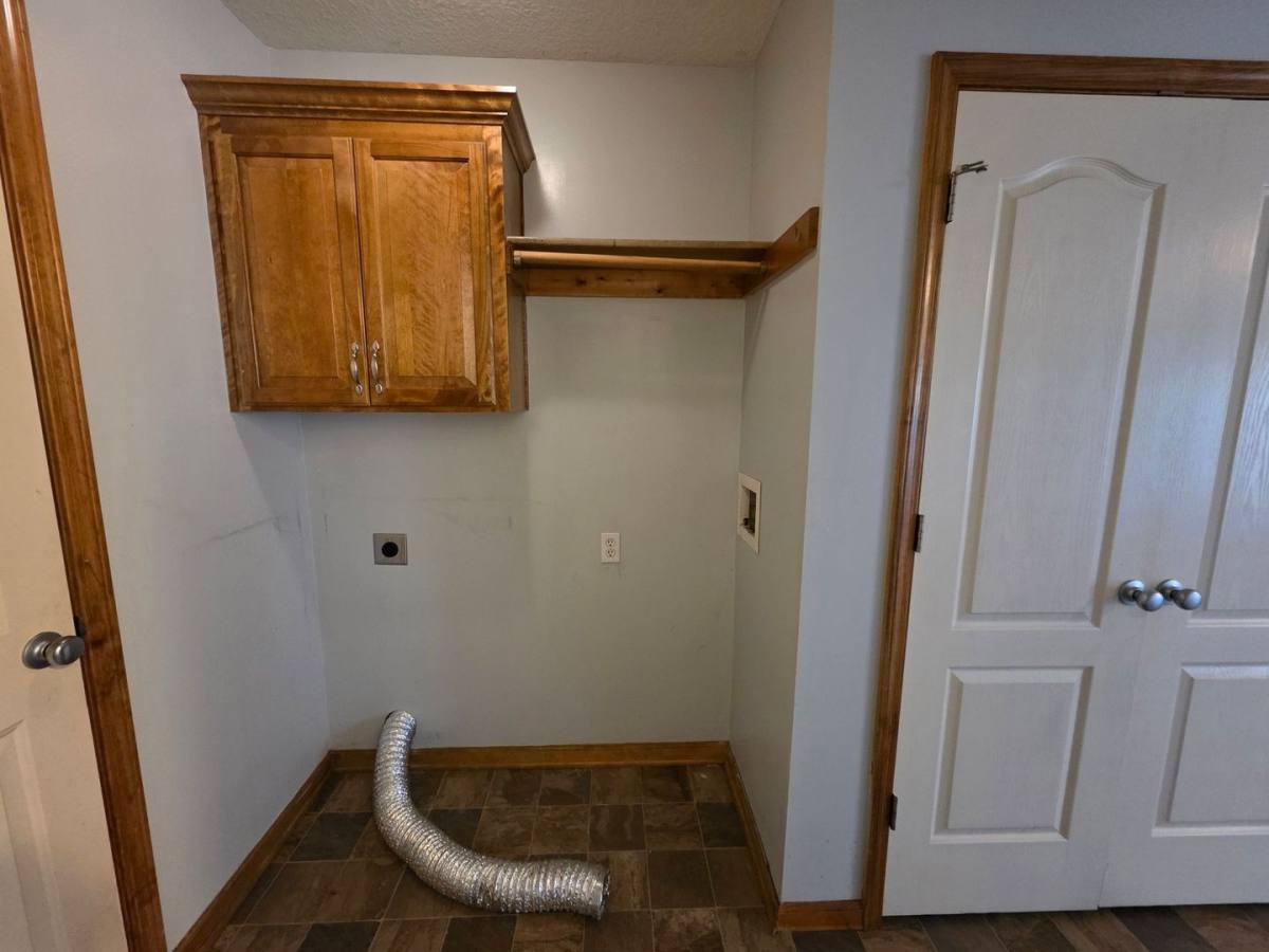 House for rent at 1942 S Powahatan Court, Independence, MO 64057