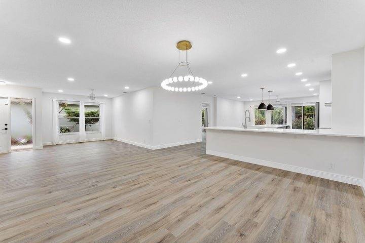 House for rent at 9180 Pine Springs Dr, Boca Raton, FL 33428