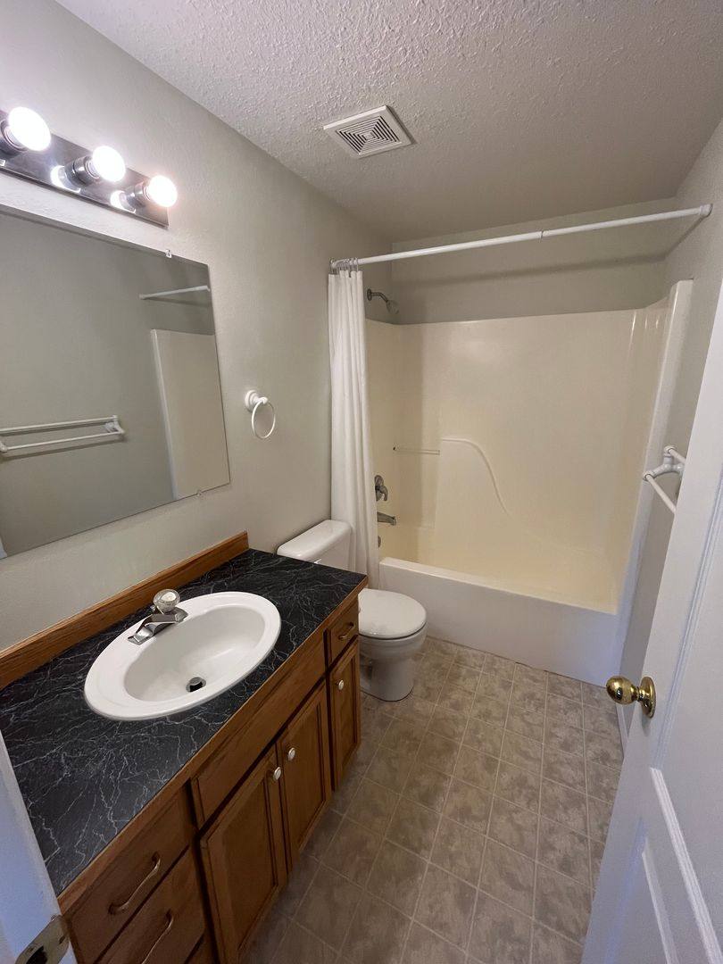 Apartment for rent at 157 W Sisters Park Dr, Sisters, OR 97759
