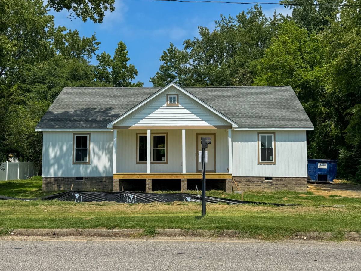 House for rent at 3921 Jefferson Park Rd, Hopewell, VA 23860