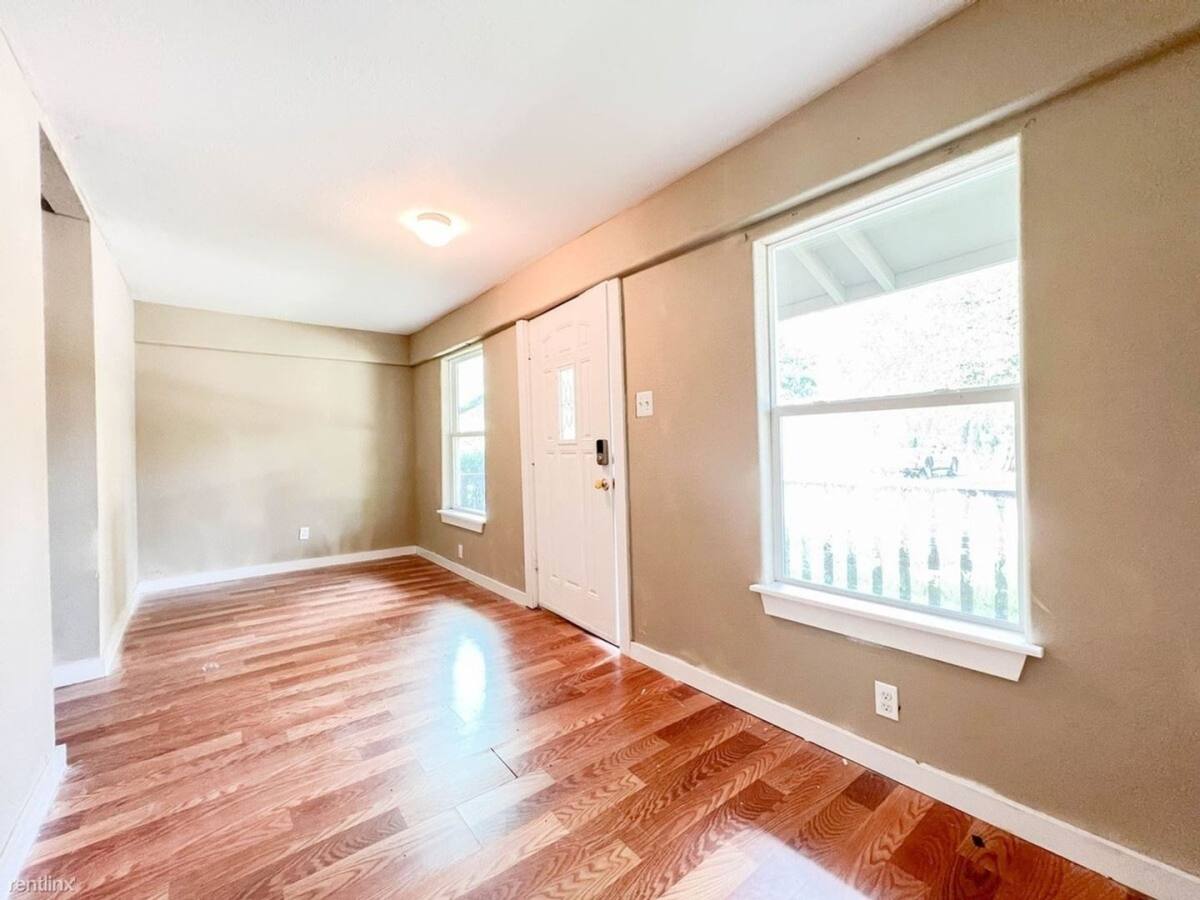 House for rent at 636 N Wilcox St, Rockdale, TX 76567