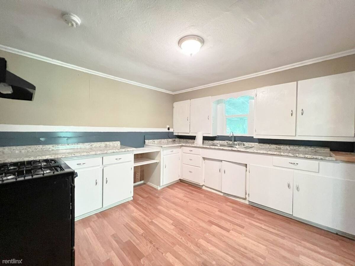 House for rent at 636 N Wilcox St, Rockdale, TX 76567