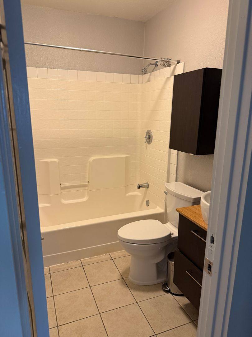 House for rent at 2603 16th St, Sacramento, CA 95818