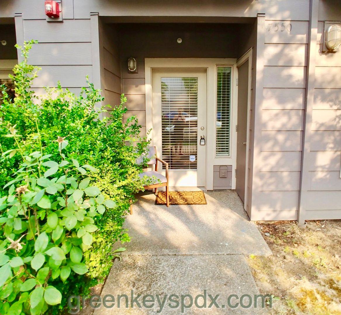 Condo for rent at 7550 N Burlington Ave, Portland, OR 97203