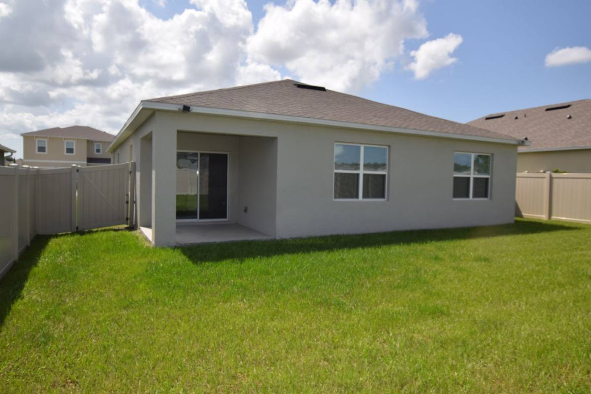 House for rent at 5215 Mahogany Dr, Mount Dora, FL 32757