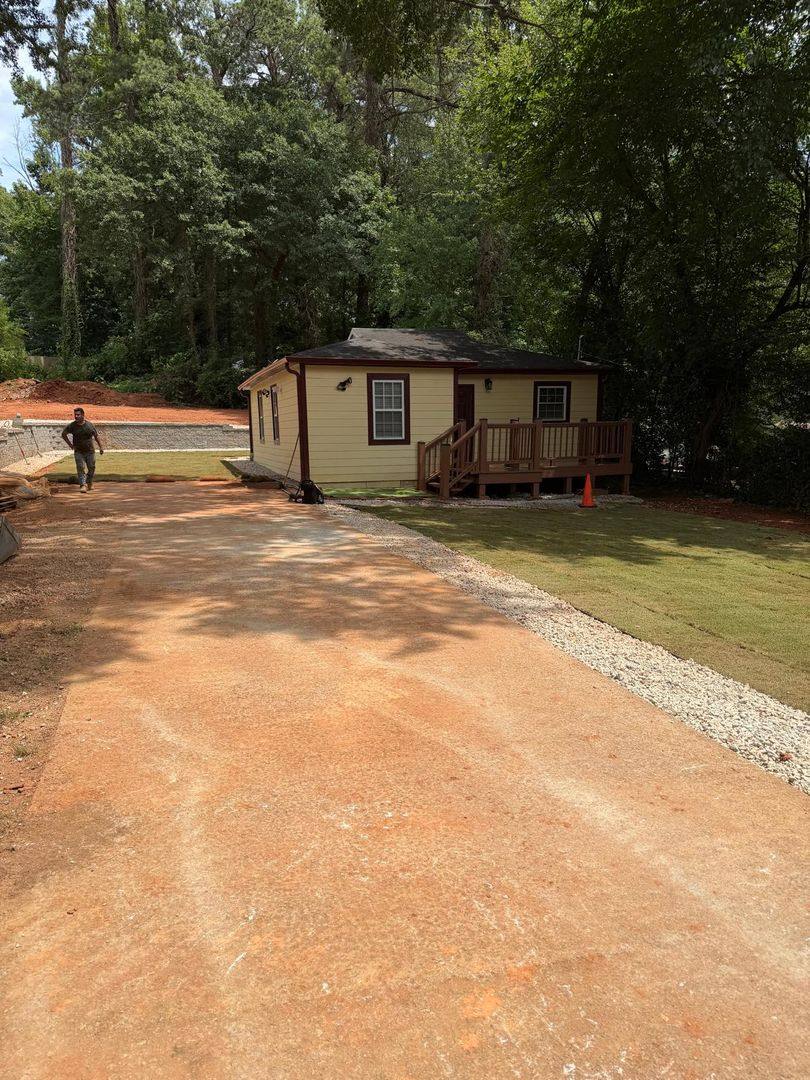 House for rent at 637 Parkdale Dr, Scottdale, GA 30079
