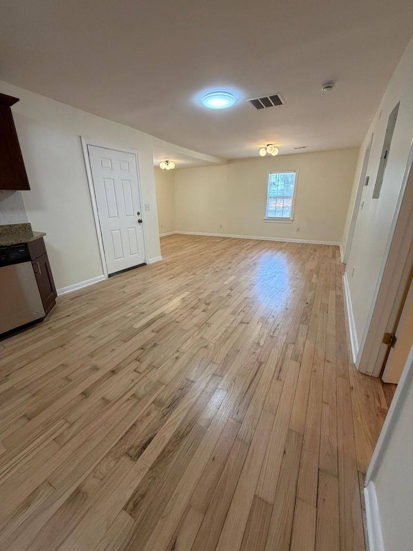 House for rent at 637 Parkdale Dr, Scottdale, GA 30079