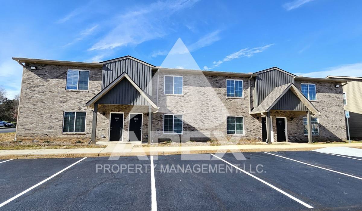 1540 E Old Topside, Louisville, TN 37777 - Townhouse for Rent - Image 1