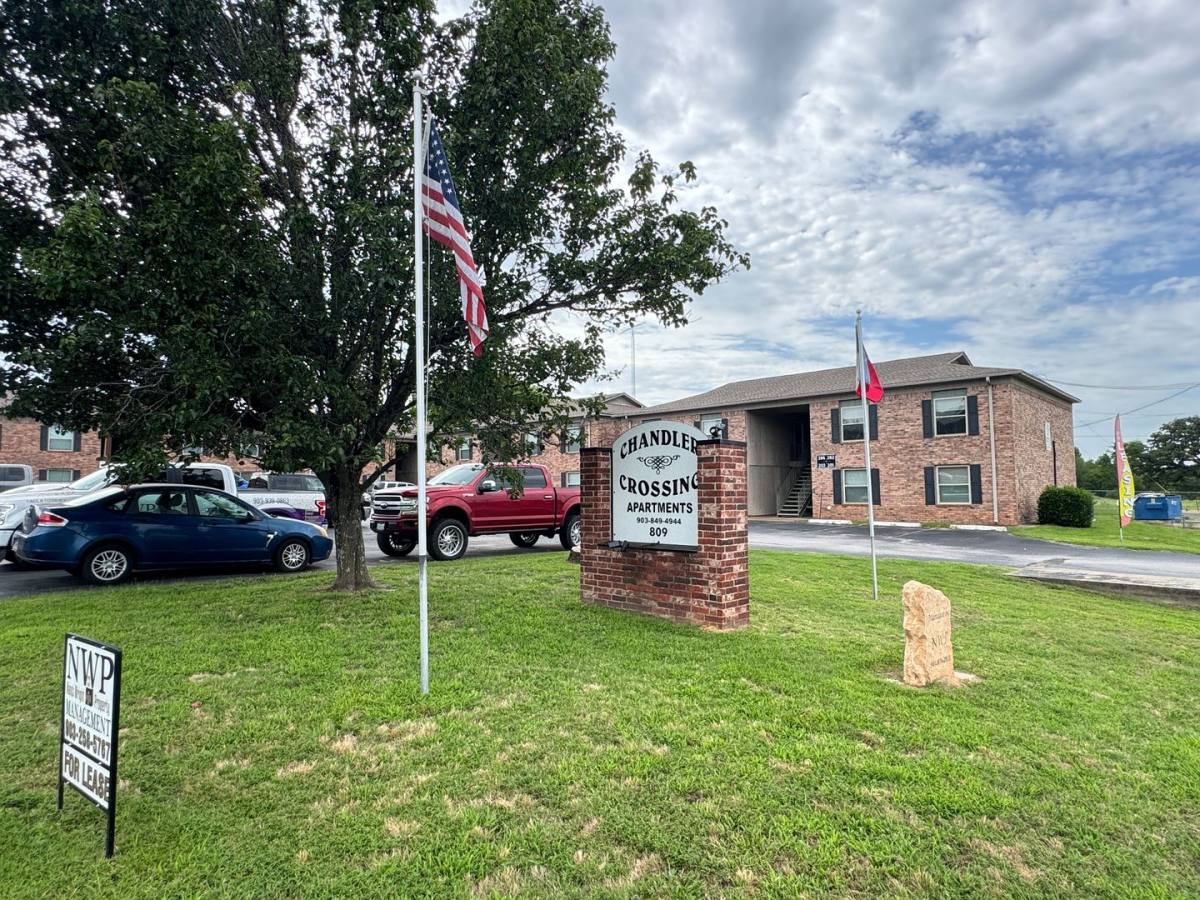 Apartment for rent at Chandler Crossing, 809 Broad St, Chandler, TX 75758