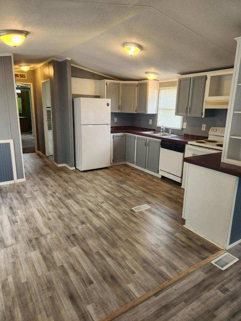 Apartment for rent at 11880 S 100 E, Fairmount, IN 46928
