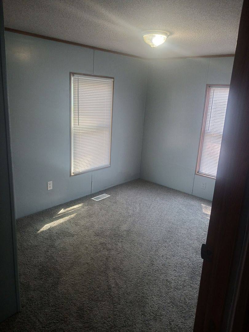 Apartment for rent at 11880 S 100 E, Fairmount, IN 46928