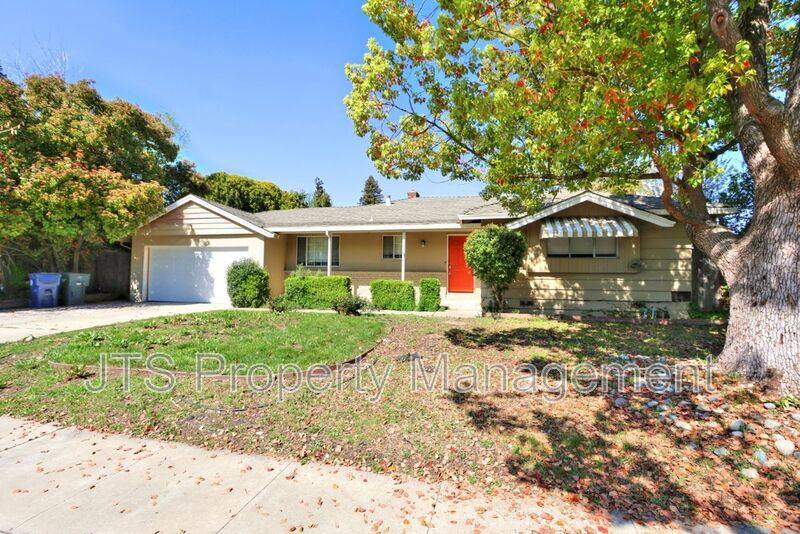House for rent at 6565 S Land Park Dr, Sacramento, CA 95831