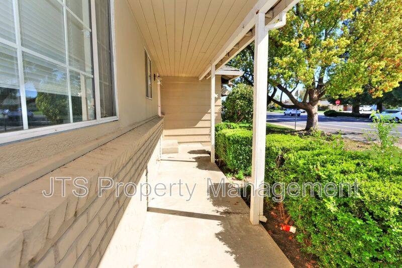 House for rent at 6565 S Land Park Dr, Sacramento, CA 95831