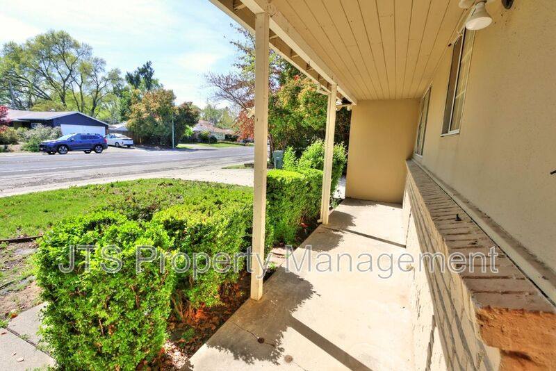 House for rent at 6565 S Land Park Dr, Sacramento, CA 95831