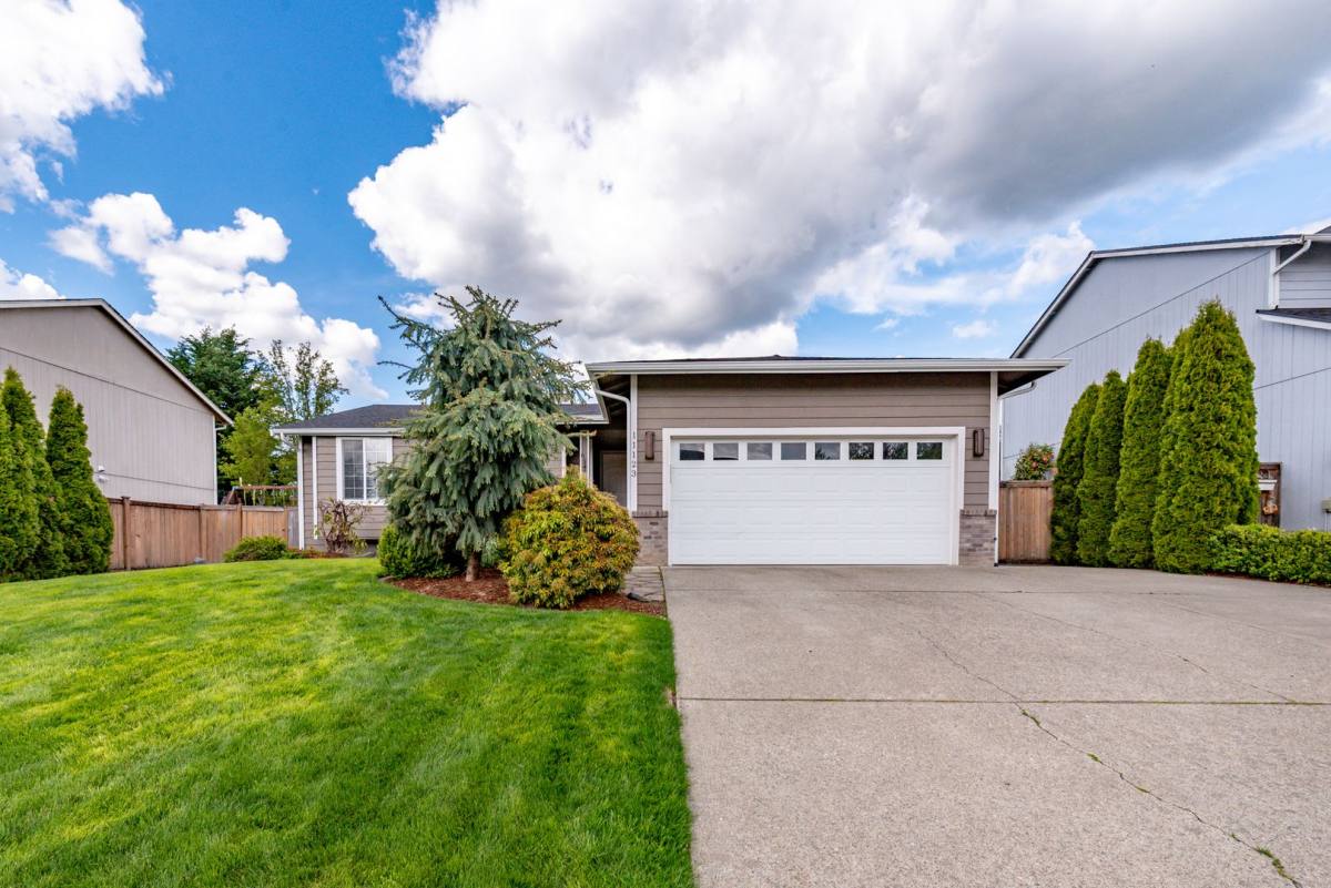 House for rent at 11123 172nd St E, Puyallup, WA 98374