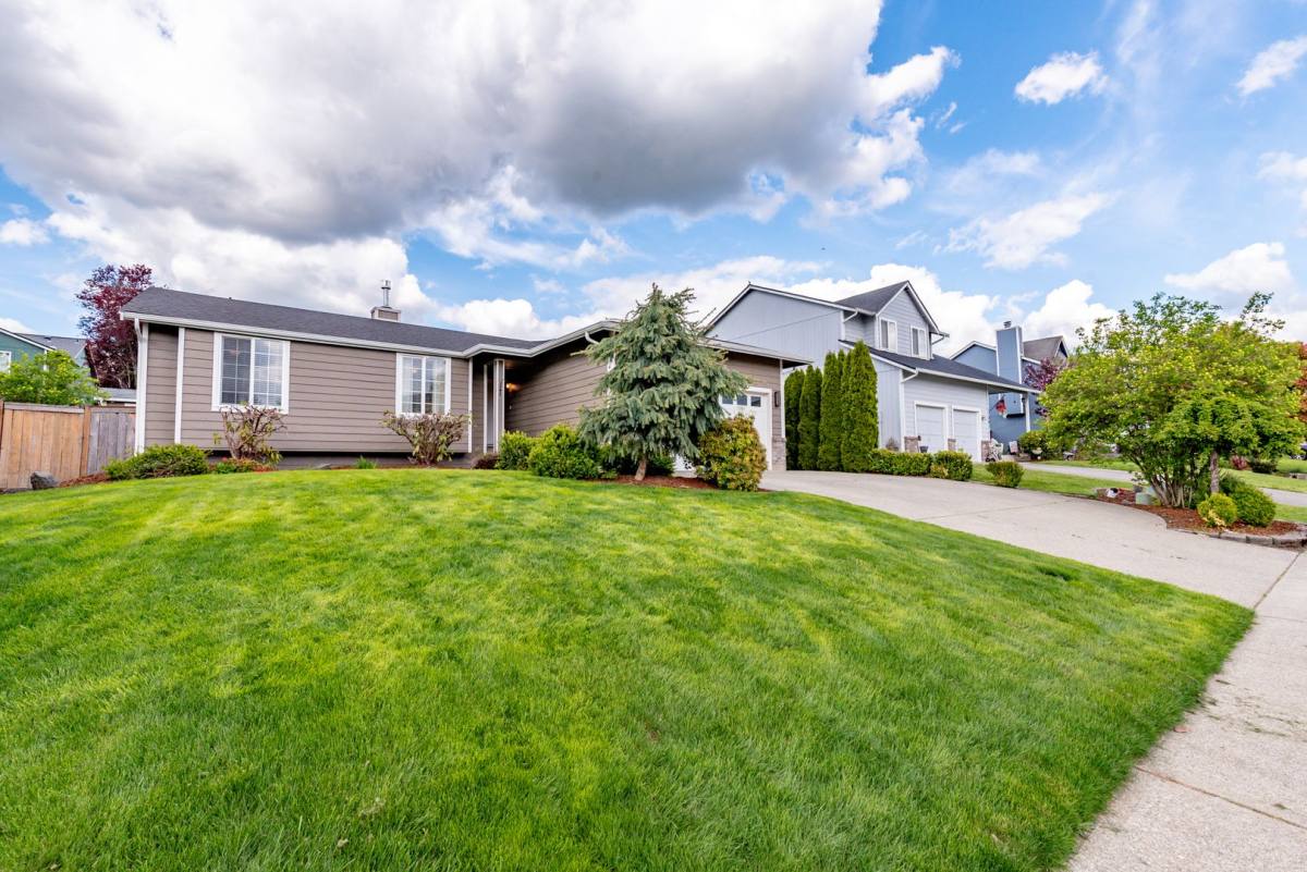 House for rent at 11123 172nd St E, Puyallup, WA 98374