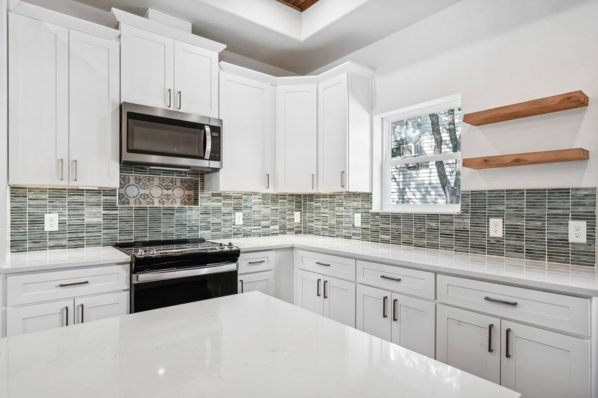 House for rent at 5726 Barkridge Dr, Granbury, TX 76048