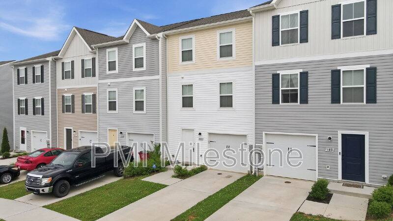 Townhouse for rent at 141 Perdiz Rd, Hedgesville, WV 25427