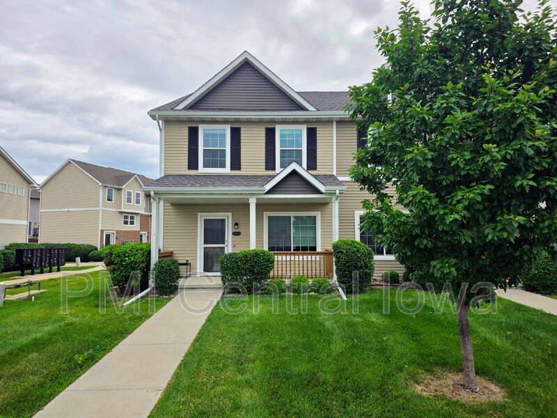 Townhouse for rent at 2316 Hazeltine Place, Norwalk, IA 50211