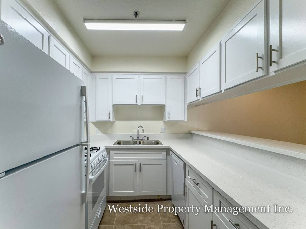 Apartment for rent at 3848 Overland Ave #108, Culver City, CA 90232