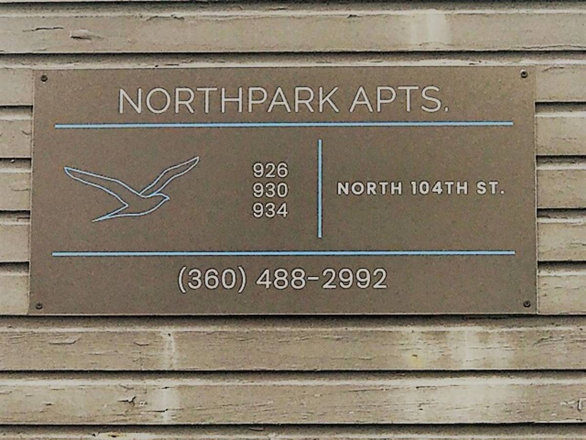 Apartment for rent at 926 N 104th St, Seattle, WA 98133