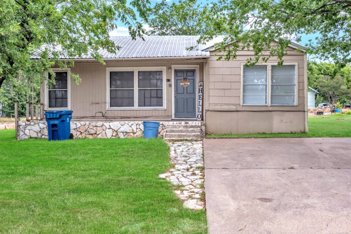 Apartment for rent at 415 S Colorado, Whitney, TX 76692