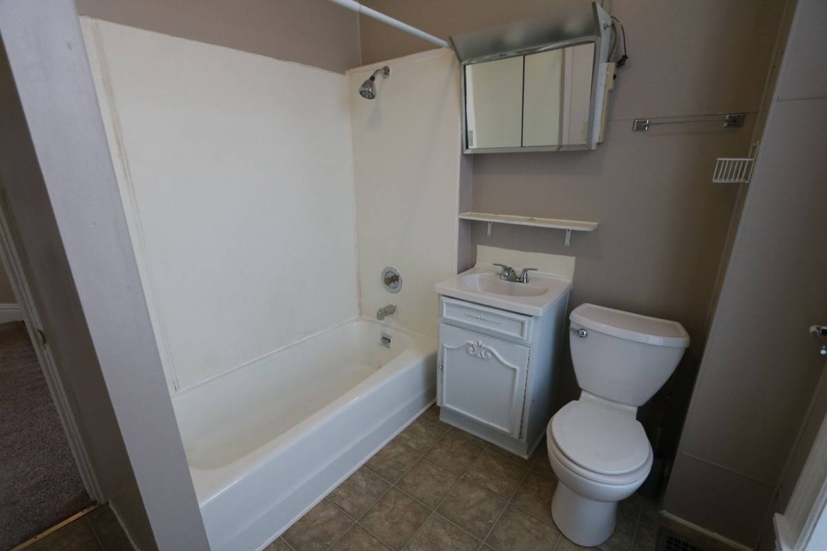 Apartment for rent at 1103 S 5th St, Burlington, IA 52601