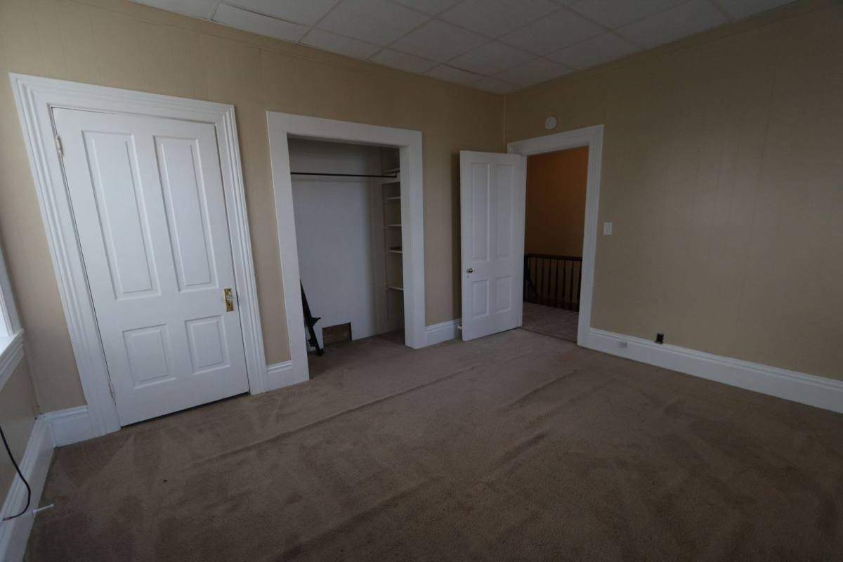 Apartment for rent at 1103 S 5th St, Burlington, IA 52601