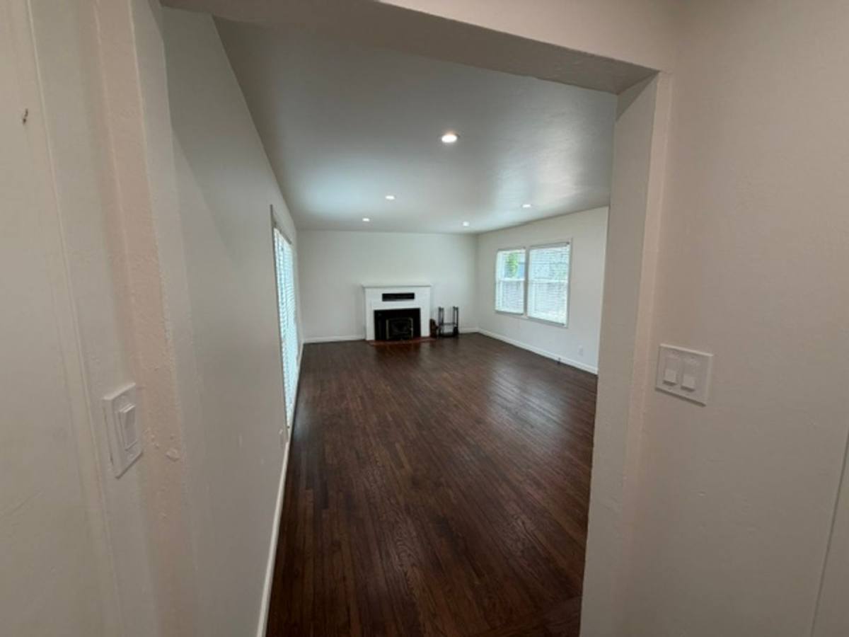 House for rent at 2009 Orchard St, Santa Rosa, CA 95404