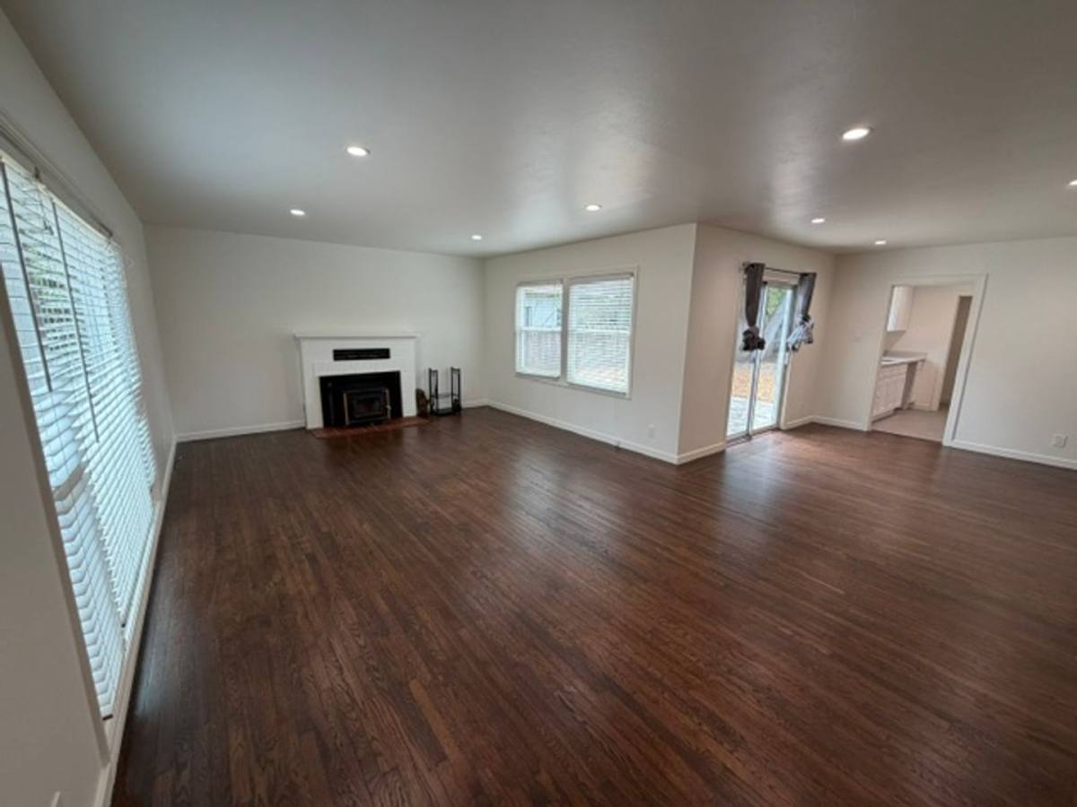 House for rent at 2009 Orchard St, Santa Rosa, CA 95404