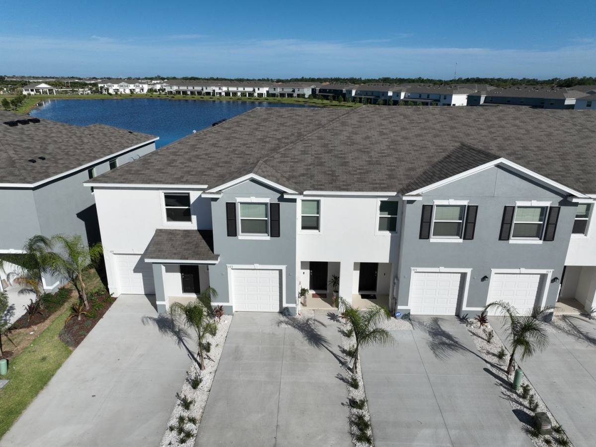 Townhouse for rent at 379 Mangrove Shade Circle, Apollo Beach, FL 33572