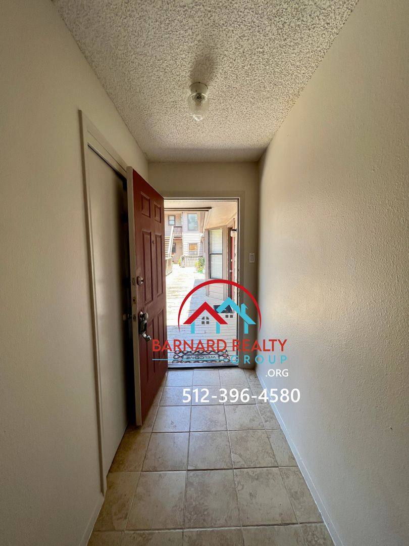 402 Fredericksburg, San Marcos, TX 78666 - Condo for Rent - Image 4